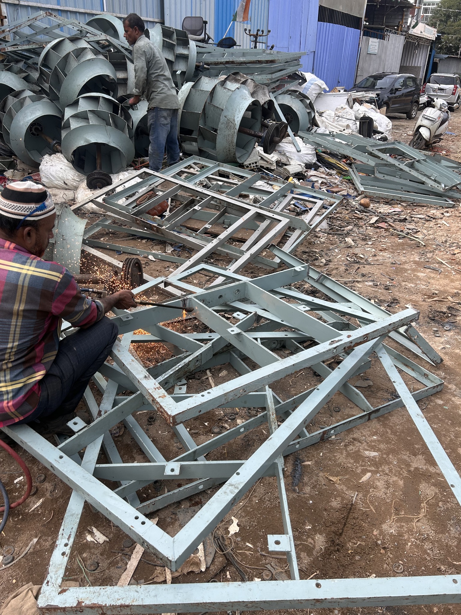 Recovered metal material
